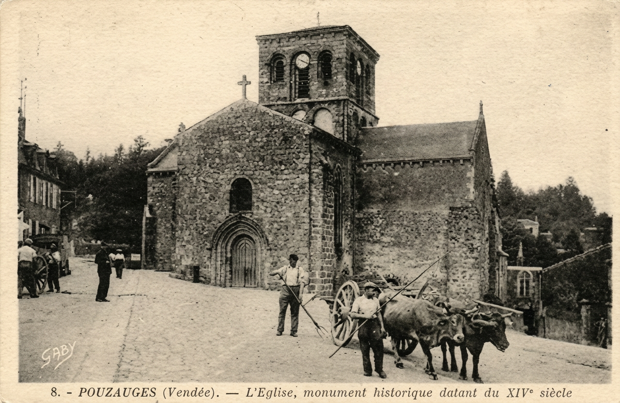 Photo de l'église St Jacques de Pouzauges